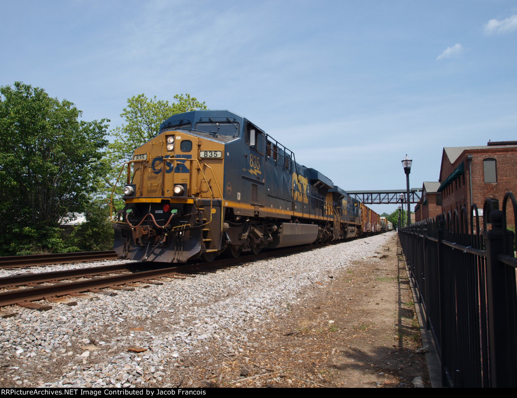 CSX 835